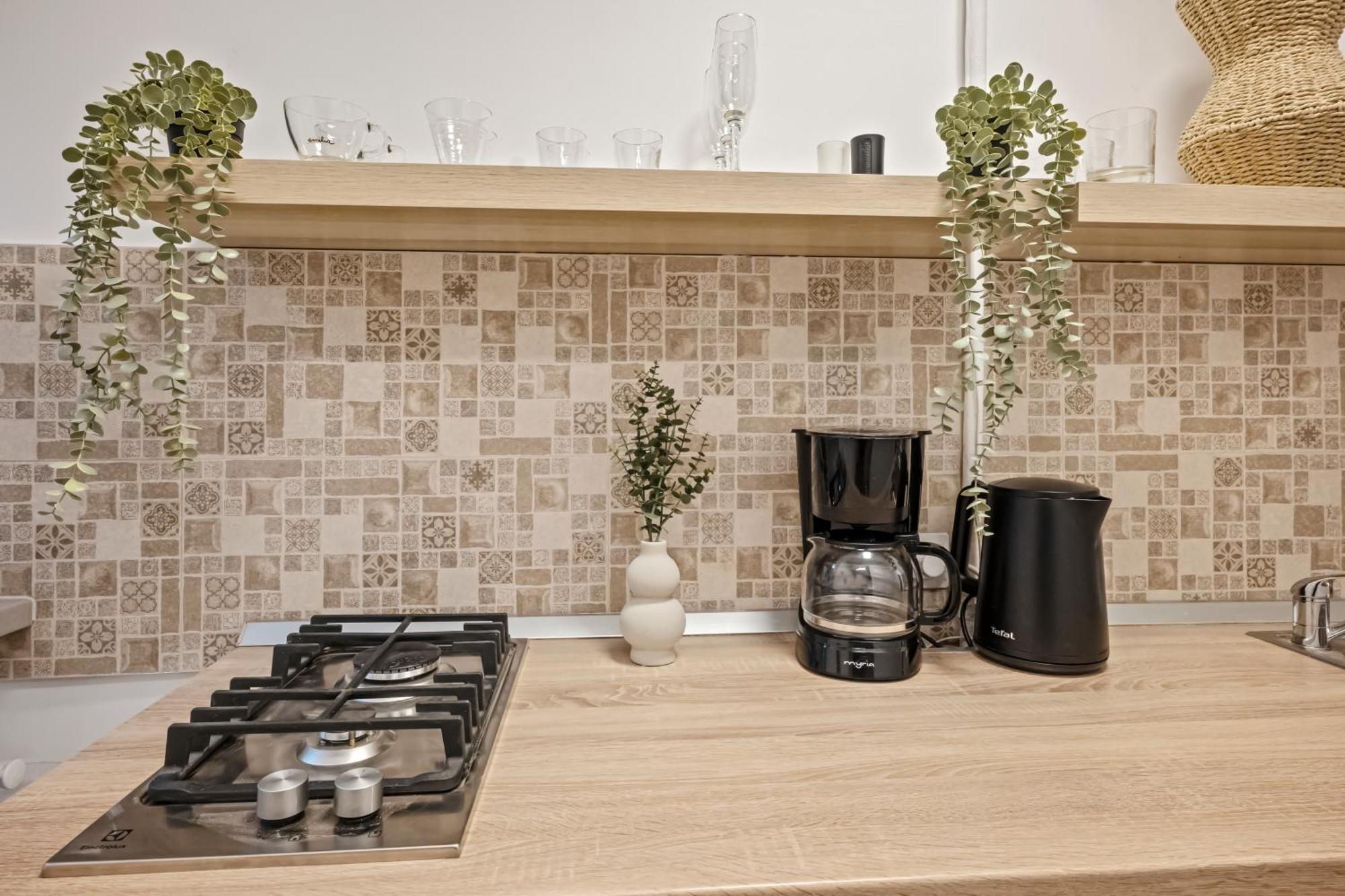 Earthy Escape - Central Apt With Balcony 布加勒斯特 外观 照片